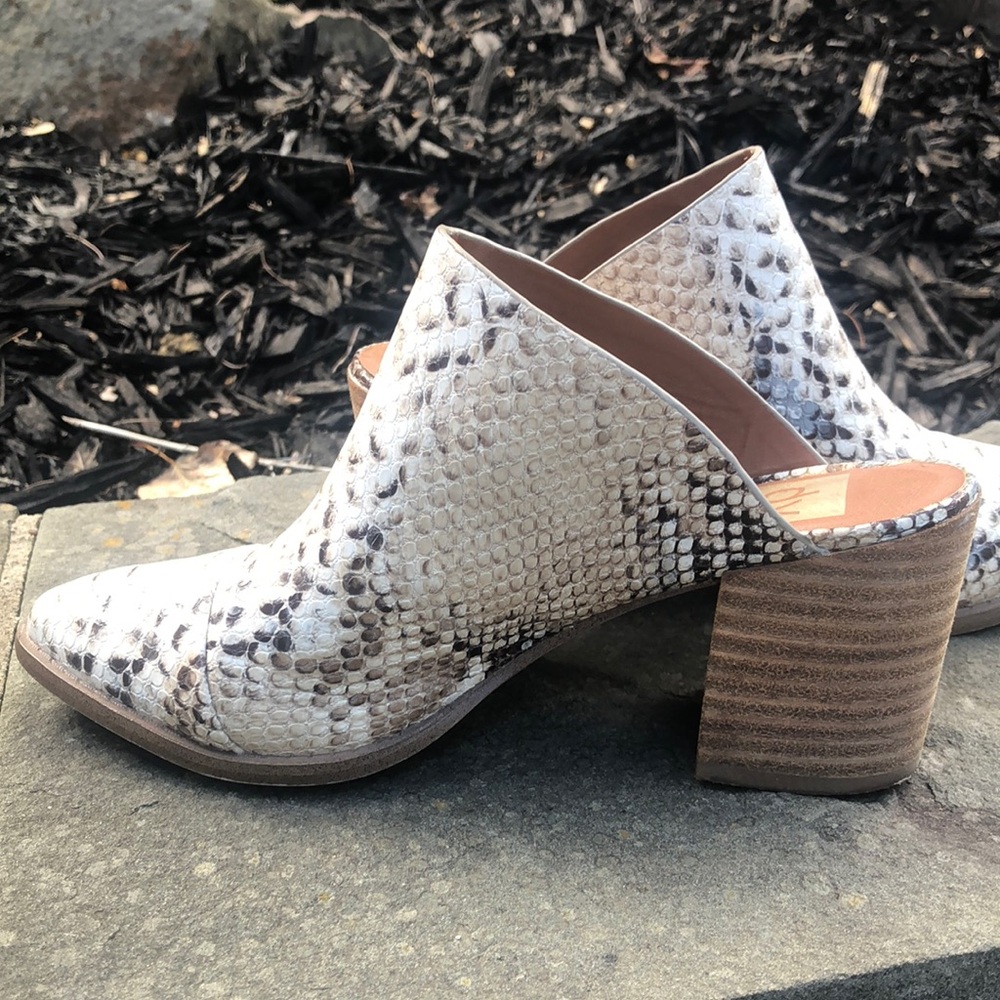 DV by Dolce Vita Snake Print Mules with Block Heel. Excellent condition. Size 6 - Picture 10 of 11